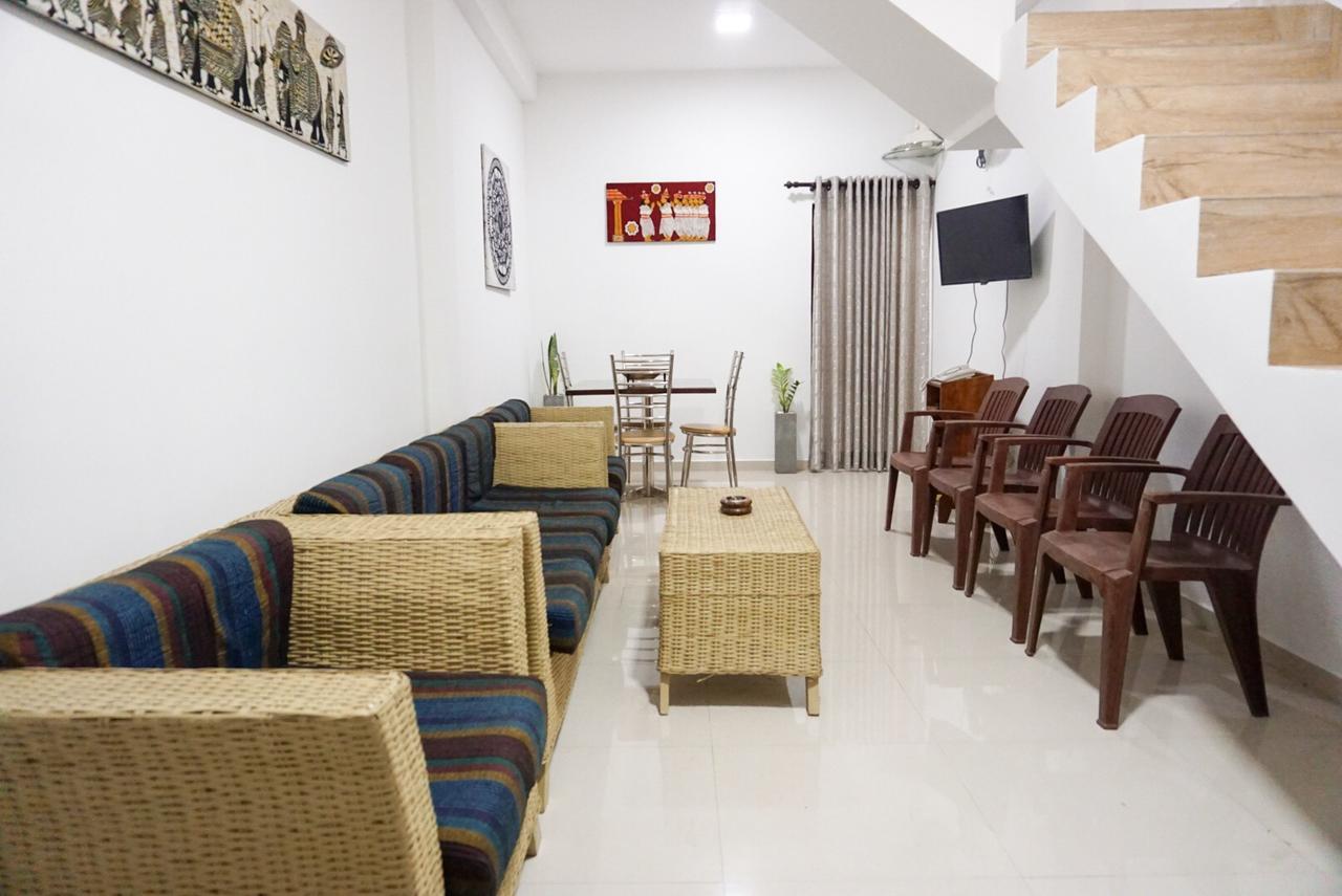 White Rose Hostel Канді Екстер'єр фото